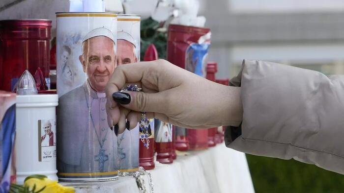 Stan papieża Franciszka pogarsza się po „kryzysie oddechowym”: Watykan
