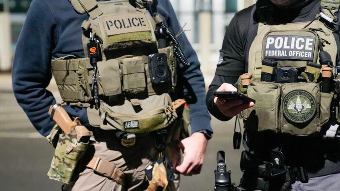 Prawie 2 tuziny członków gangu Trinitarios aresztowanych w Massachusetts