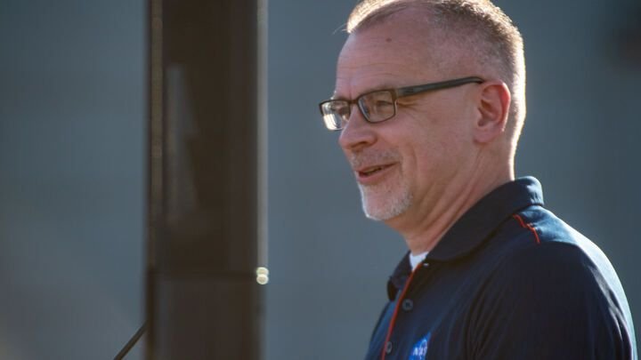 Administrator Associate NASA Jim Free ogłasza emeryturę po 35-letniej karierze w Agencji Kosmicznej