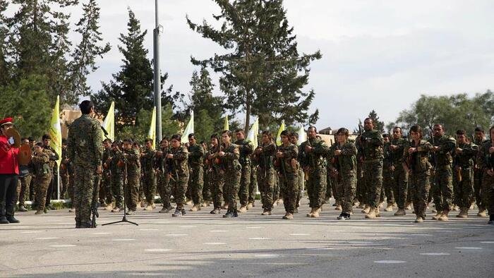 Wspierany przez USA kurdyjski SDF zgadza się zintegrować z armią syryjską Jolani