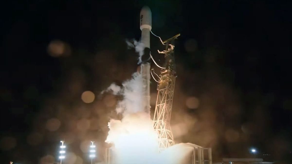 Rakieta SpaceX wprowadza na rynek przestrzenny teleskop kosmiczny NASA Spherex i Punch Solar (wideo)