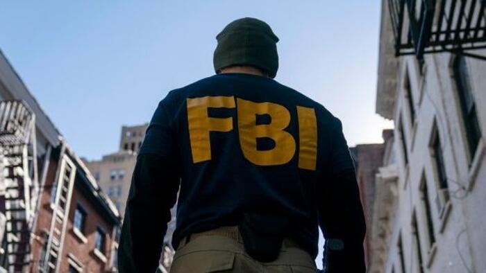 Informator FBI zarobił prawie 666 tys. USD.